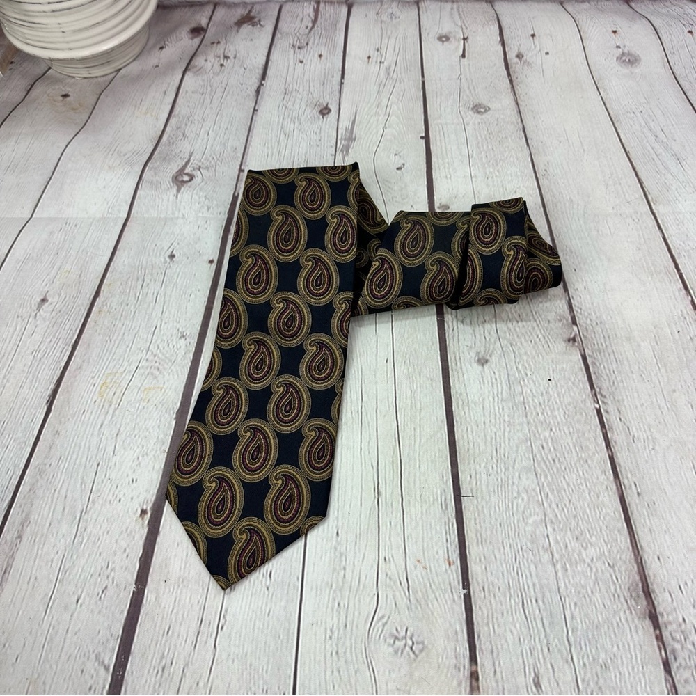 vtg Hart Schaffner Marx black Paisley silk Tie office professional